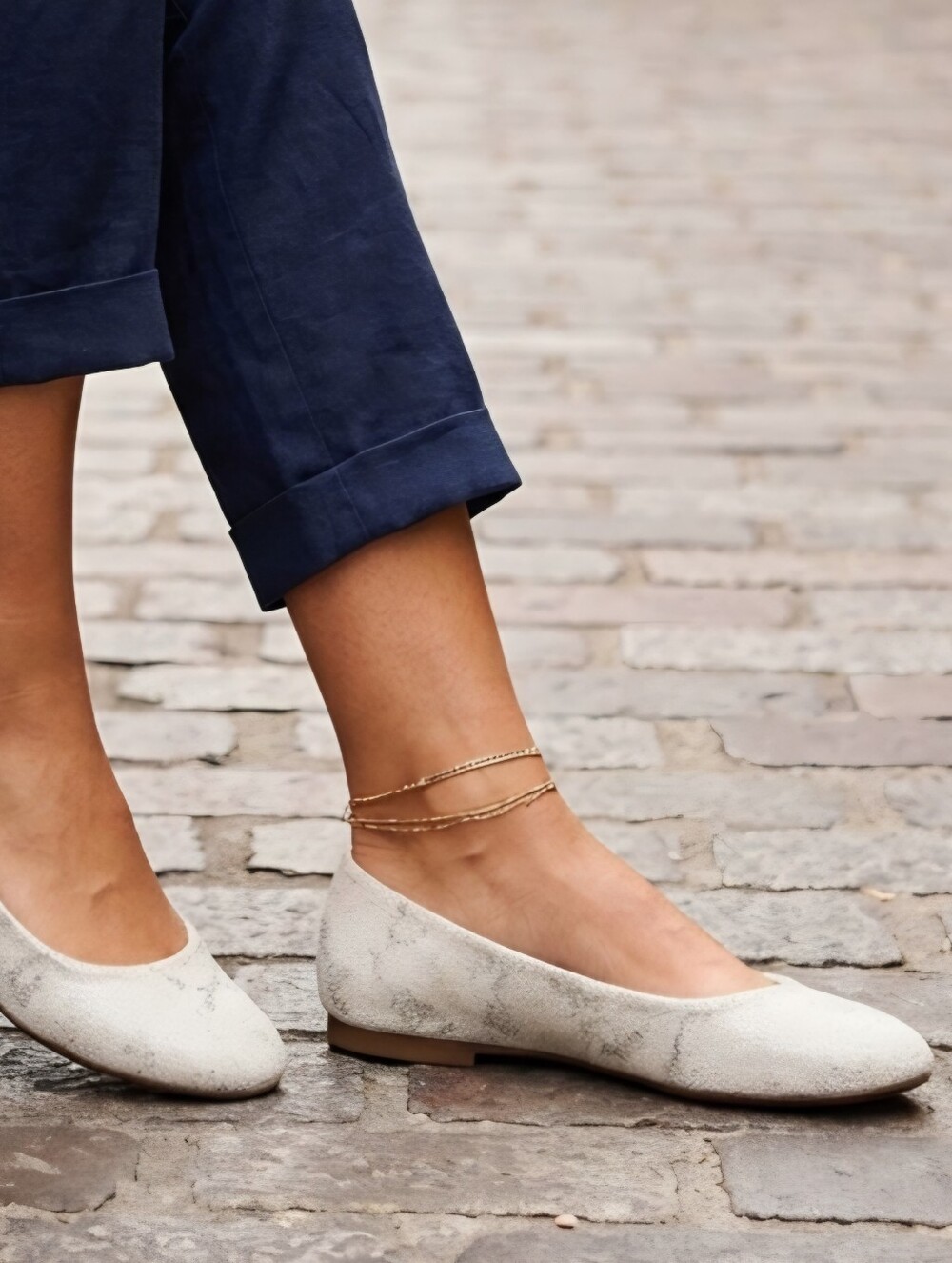 Basic Editions Marble-Print Ballet Flats in Cream Size 10